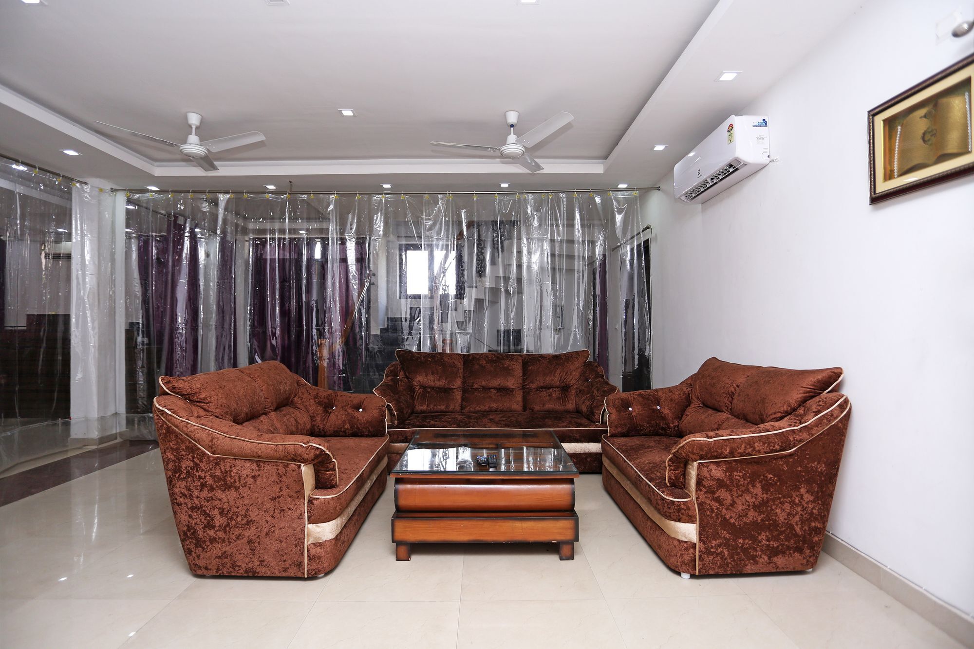 Oyo 10198 Aris Lucknow