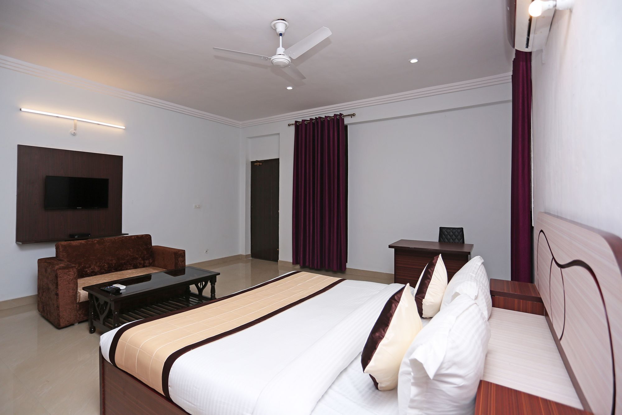 Hotel Oyo 10198 Aris 2*